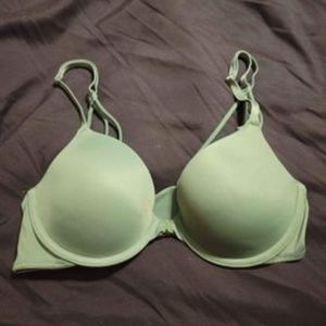 Wear Everywhere Tshirt Vs Bra 34b Worn 2x Dont Like The Fit My Loss Your Gain